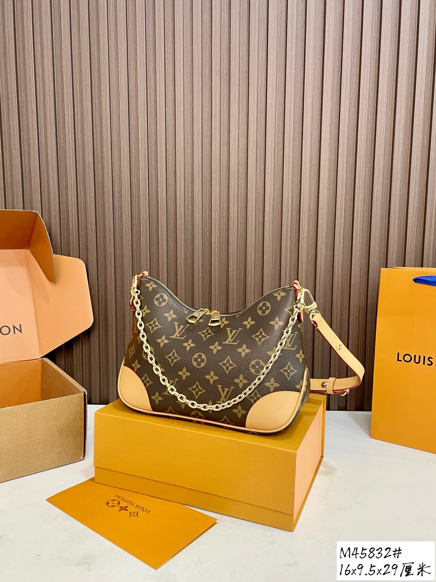 LOUIS VUITTON — LOUIS VUITTON